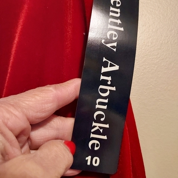 Bentley Arbuckle red velvet NWT size 10 top and skirt - Picture 9 of 14